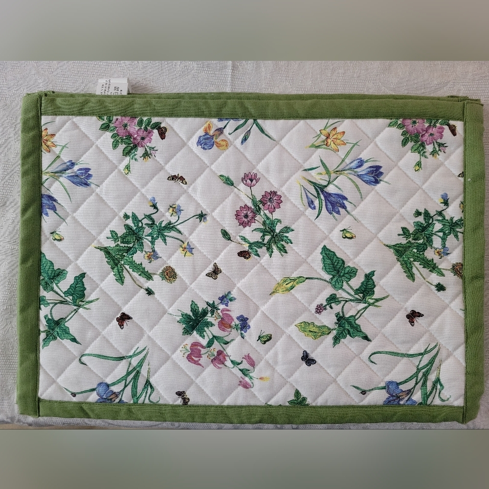 4 Placemats Garden Bloom by Mikasa..quilted fabric...floral w/ green border NWT